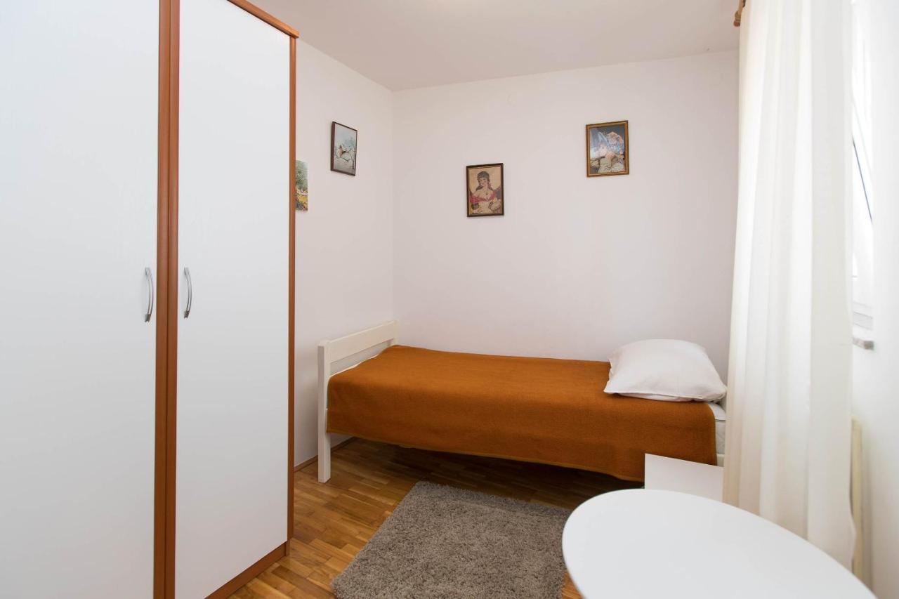 Apartmani Vera Crikvenica Exterior foto